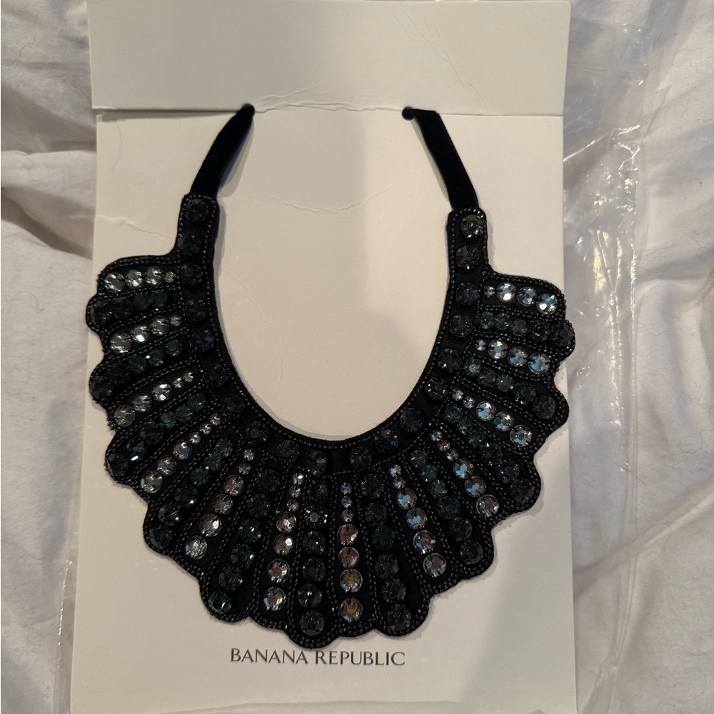 Banana republic RBG collar necklace-New